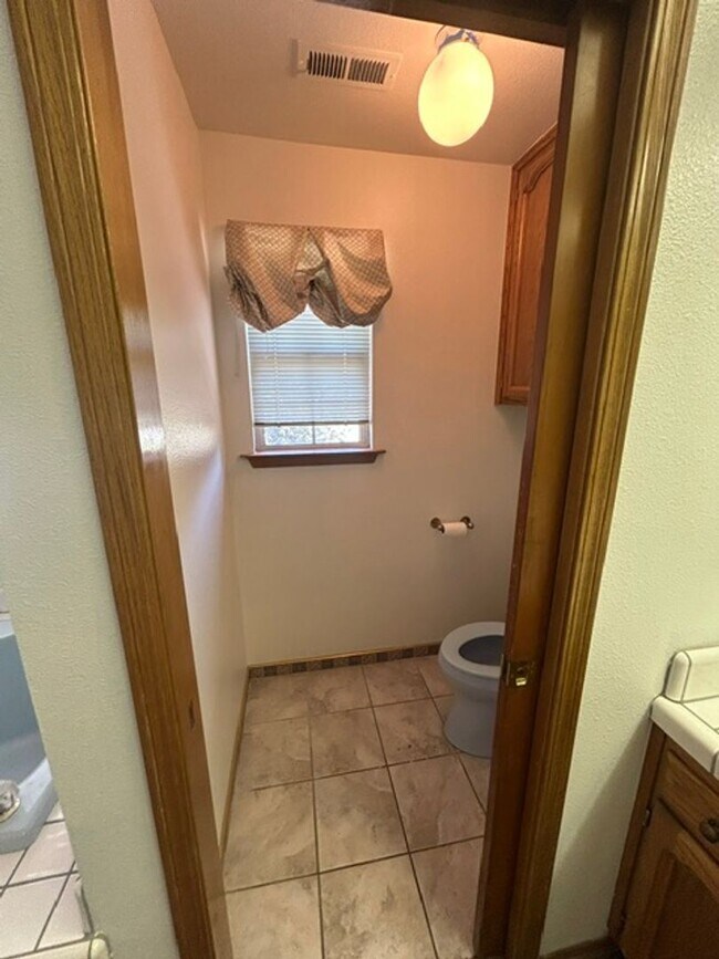 Building Photo - 5730 W Laura Ct