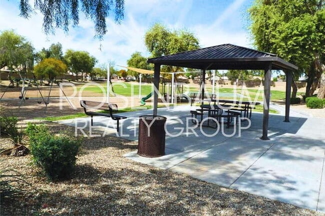 Building Photo - 9311 W Monroe St