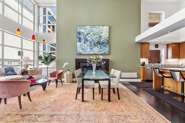 Building Photo - Large Updated SoMa Apartment!