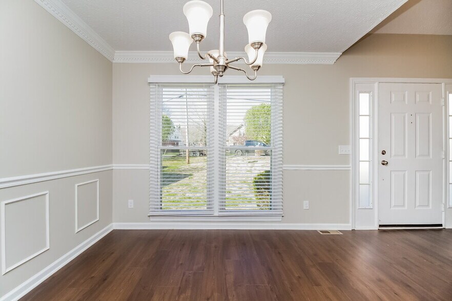 Building Photo - 412 Shadowood Dr