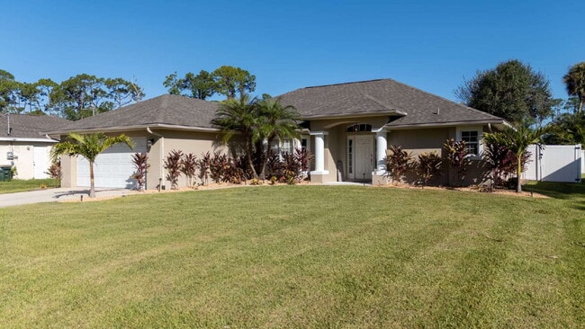 Building Photo - Move in with Zero Deposit! Turnkey Furnish...