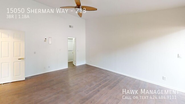 Building Photo - Spacious 3-Bedroom Condo in Gated Parkwood...