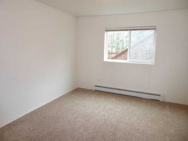 Building Photo - Pet Friendly Attached Home w/ Fenced in Yard in the valley!