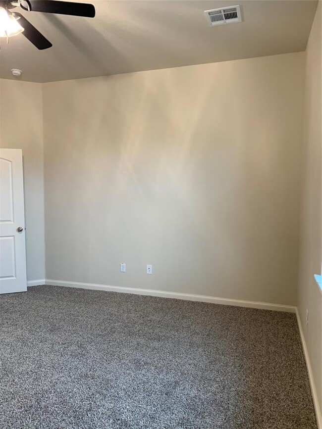 Building Photo - 3219 Enclave Pl