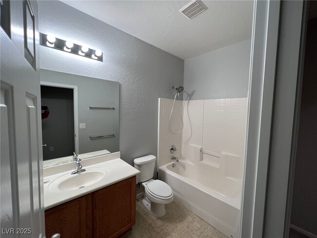 Building Photo - 2668 Dirleton Pl