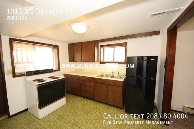 Building Photo - 1013 1/2 Dolbeer St-