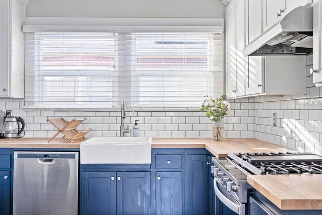 Building Photo - Spacious, historic 3-bdrm/1.5-bath home in...