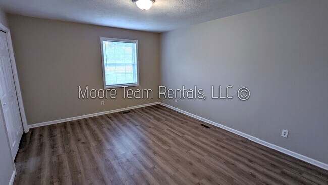 Building Photo - Just remodeled - 2 Bed/1.5Ba