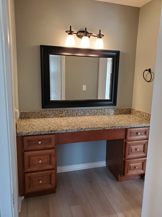 Building Photo - ENCHANTING 1 Bd/1 Ba Ground Floor Unit w/O...