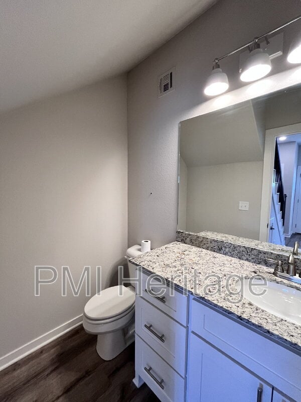 Building Photo - 1452 Sligo St