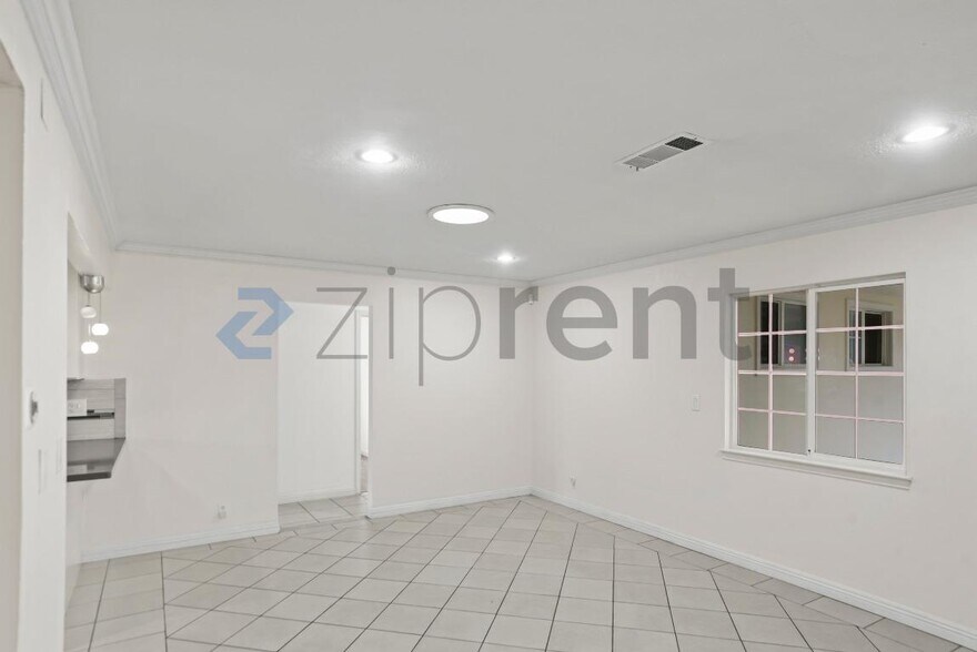 Building Photo - 3350 Denton Way