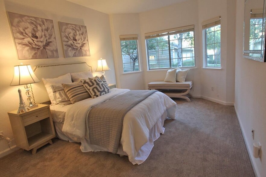 Master Bedroom - 929 Lake Tahoe Ct