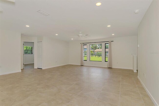 Building Photo - 2340 Palmetto St