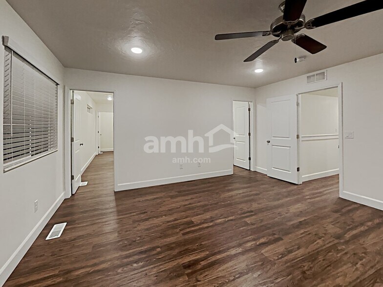 Building Photo - 9486 W Chino St