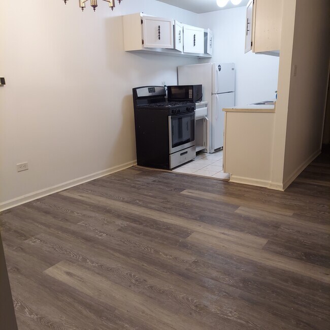 Building Photo - 866 Crimson Ct