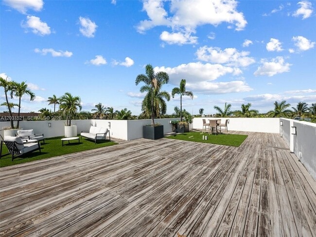 Building Photo - 638 Lakeside Harbor