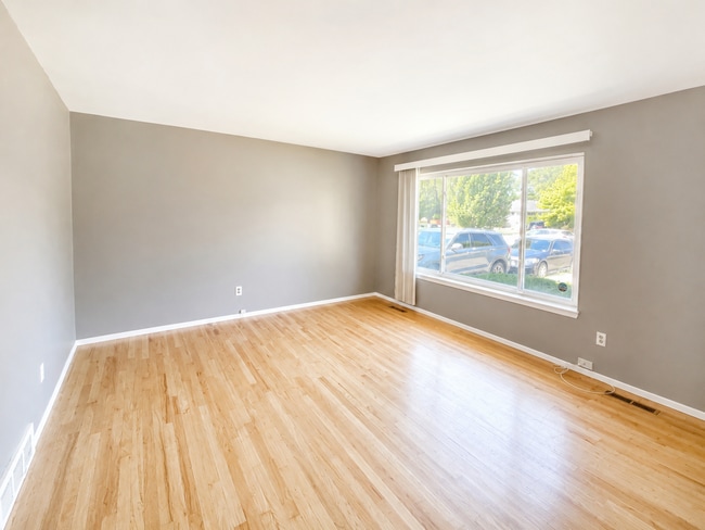 Building Photo - 31846 Regal Dr