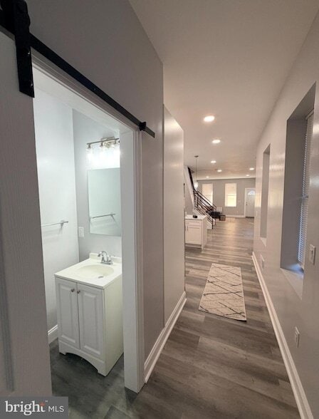 Building Photo - 3841 N Sydenham St