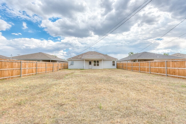 Building Photo - 420 E 48th St