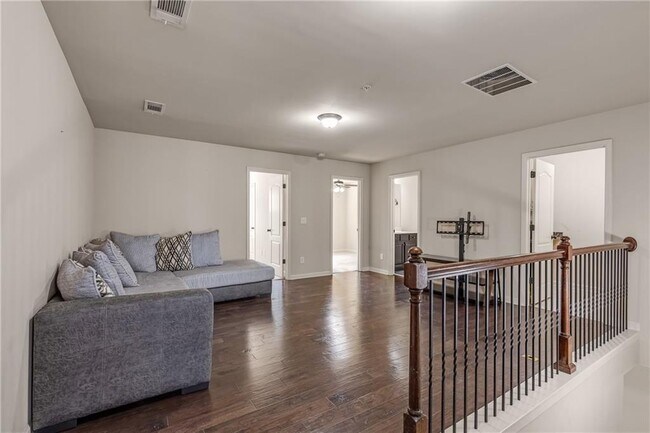 Building Photo - 2309 Oakton Pl