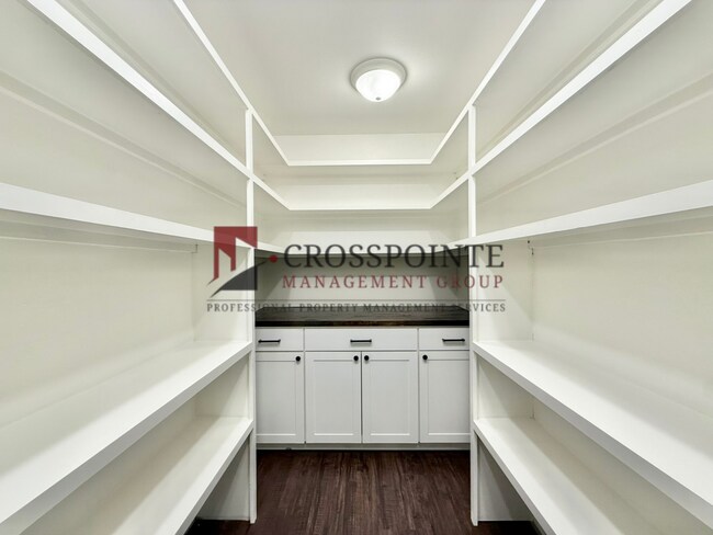 Building Photo - 11142 C R 4103 C