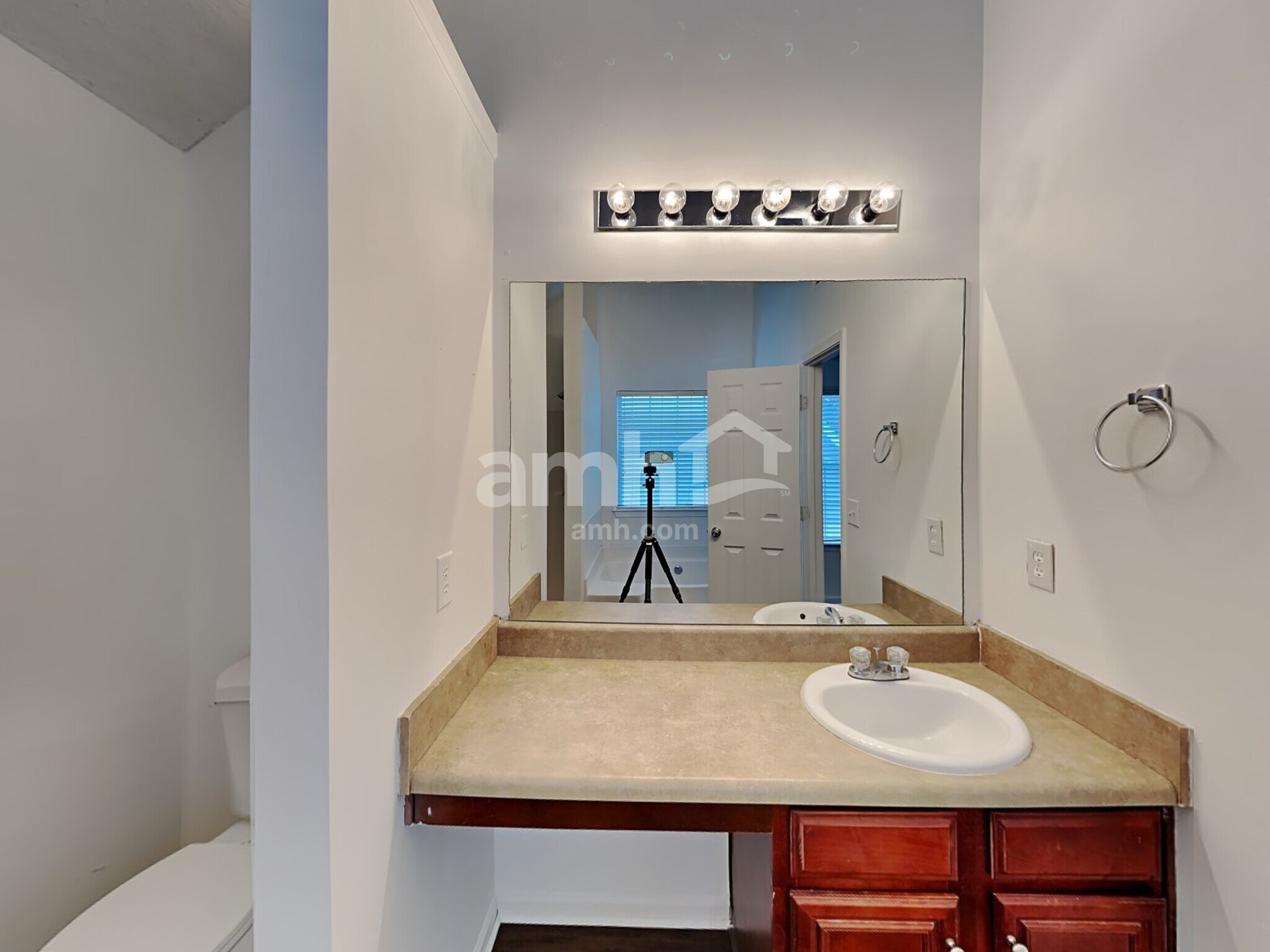 Building Photo - 1864 Tulip Petal Rd