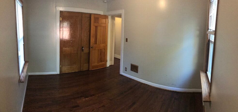 Building Photo - 819 Wyandotte Ave