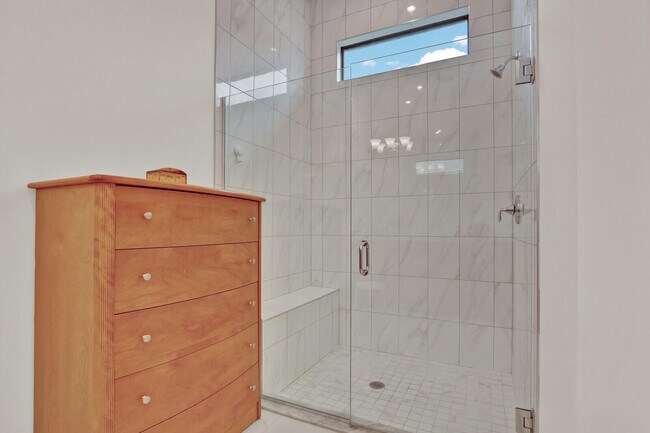 Building Photo - 9204 SW Arco Wy