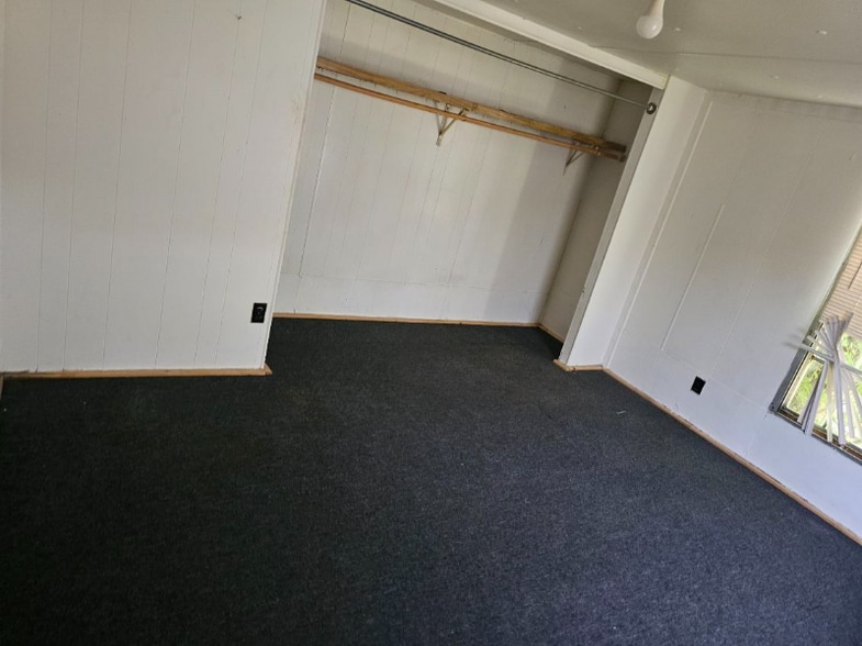 Building Photo - 1801 S Business 45
