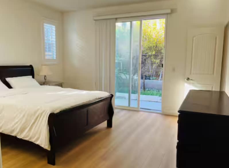 Building Photo - 3005 E Hopkins St