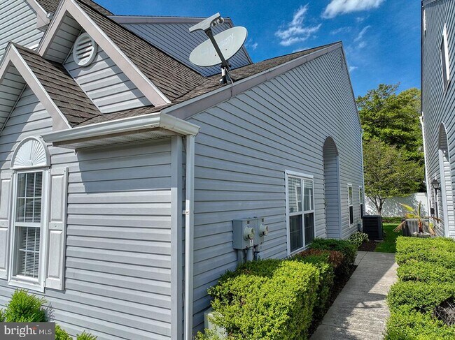 Building Photo - 108 Seabright Way