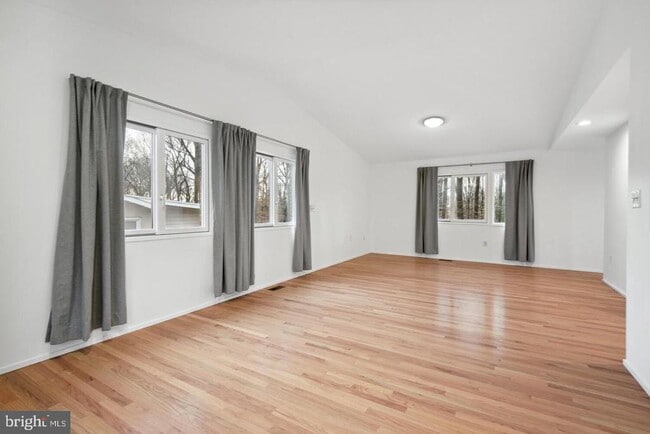 Building Photo - 7700 Hamilton Spring Rd