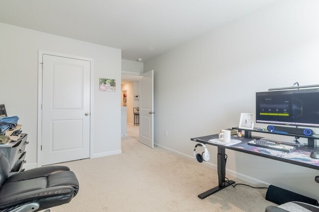 Building Photo - Like New Home in Grovetown