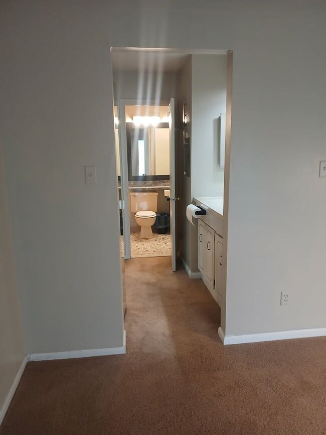 Building Photo - 908A Stockton Ct