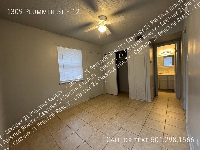 Building Photo - 1309 Plummer St