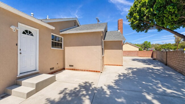 Building Photo - Beautiful 4 bed 3 bathroom