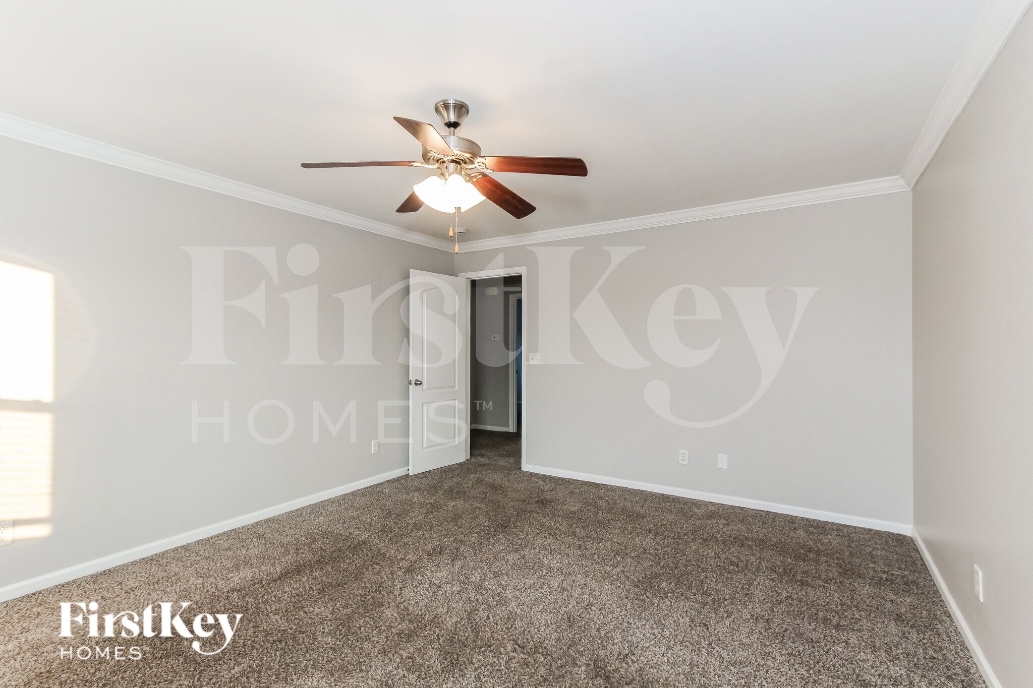 Building Photo - 2045 Kensington Ct