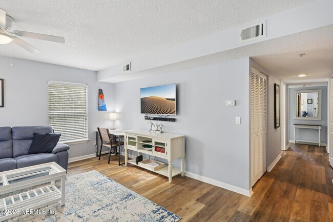 Building Photo - 204 Sixteenth St