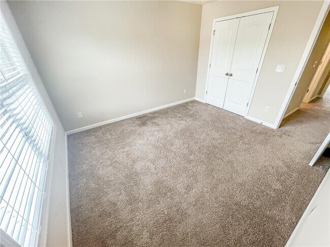 Building Photo - 5840 Zelkova Dr