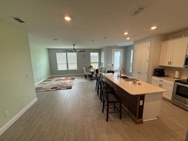 Building Photo - 16 Samantha Ct