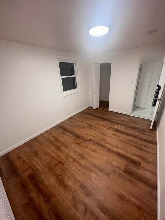 Building Photo - 23 Valley Pl