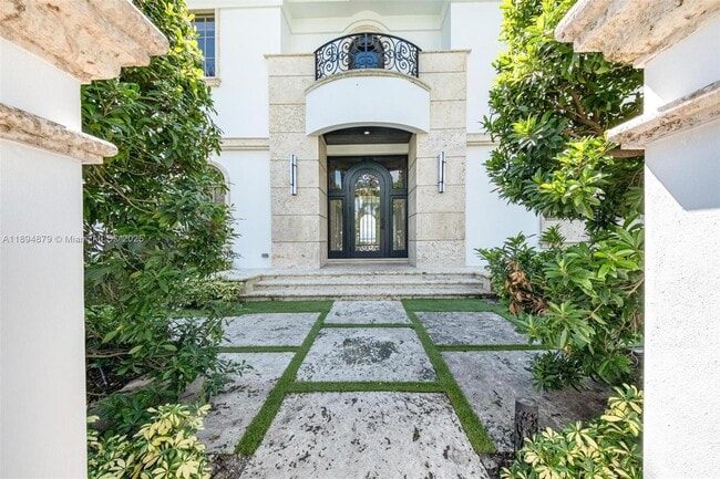 Building Photo - 1331 Bay Terrace