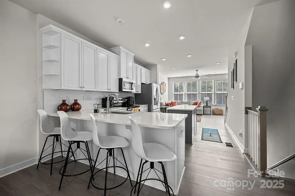 Building Photo - Room in Townhome on Broad River Ln