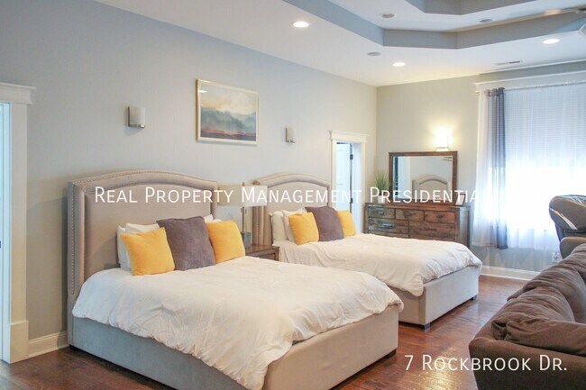 Building Photo - 7 Rockbrook Dr