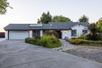 Building Photo - 1989 Claimstake Ct