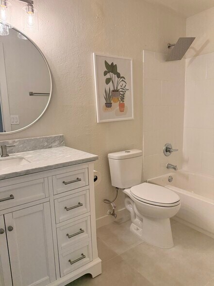 Building Photo - 2645 Riverland Dr