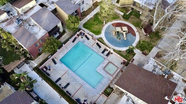 Building Photo - 18350 Hatteras St