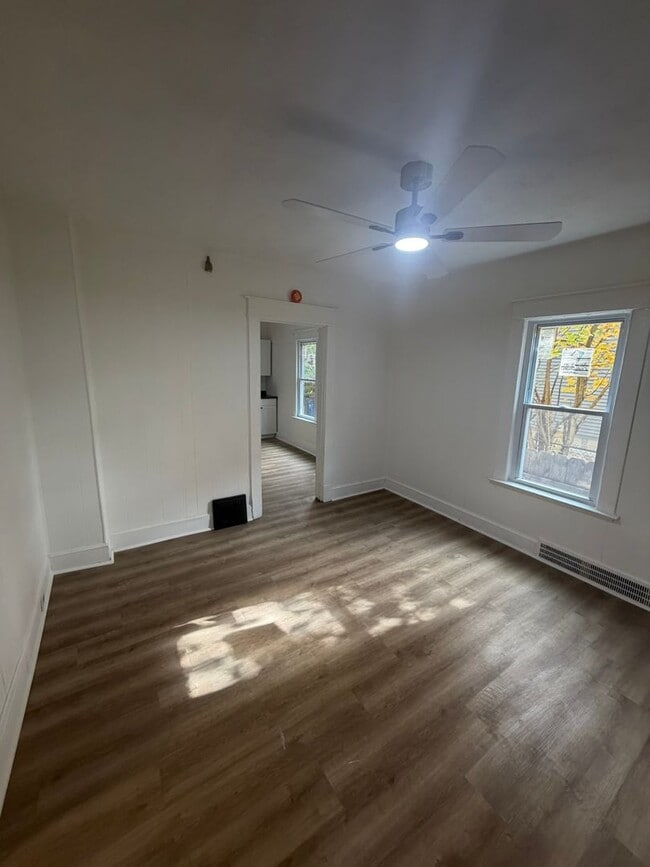 Building Photo - 2791 E 127th St