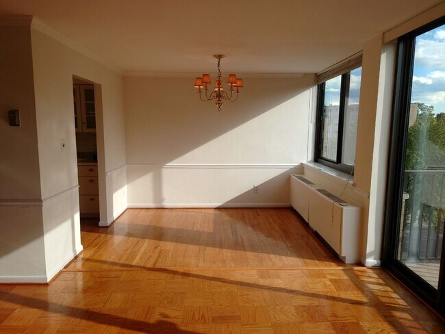 Building Photo - 600 Roosevelt Blvd