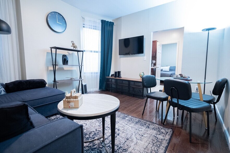 Building Photo - 5 W 101st St